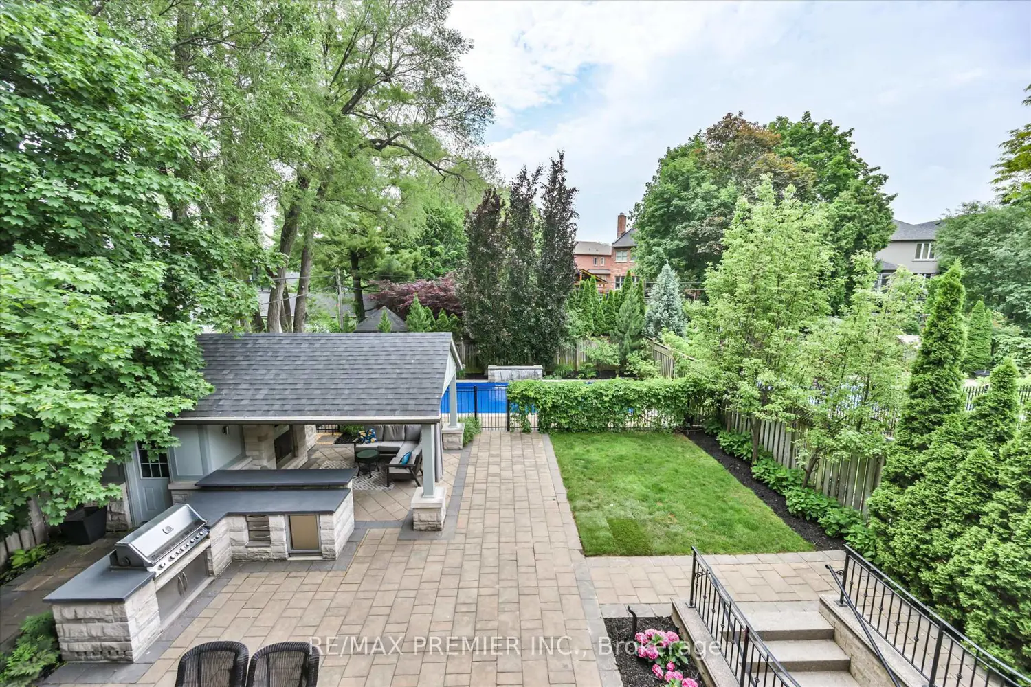3 Cowley Avenue photo 2