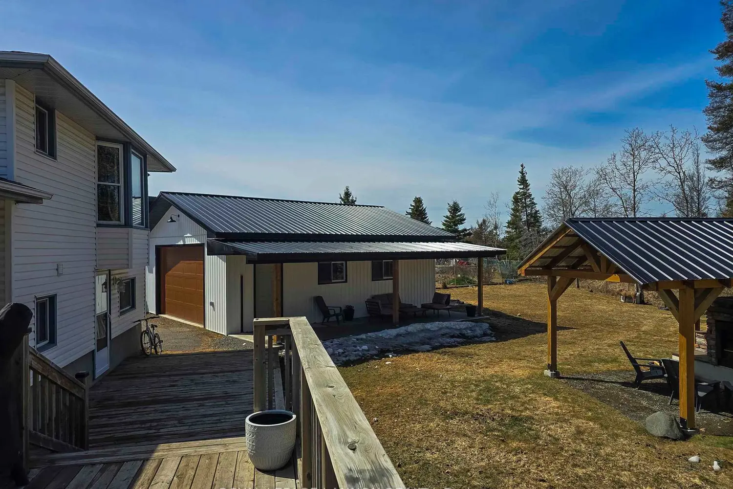 526 Ryerson Place photo 3