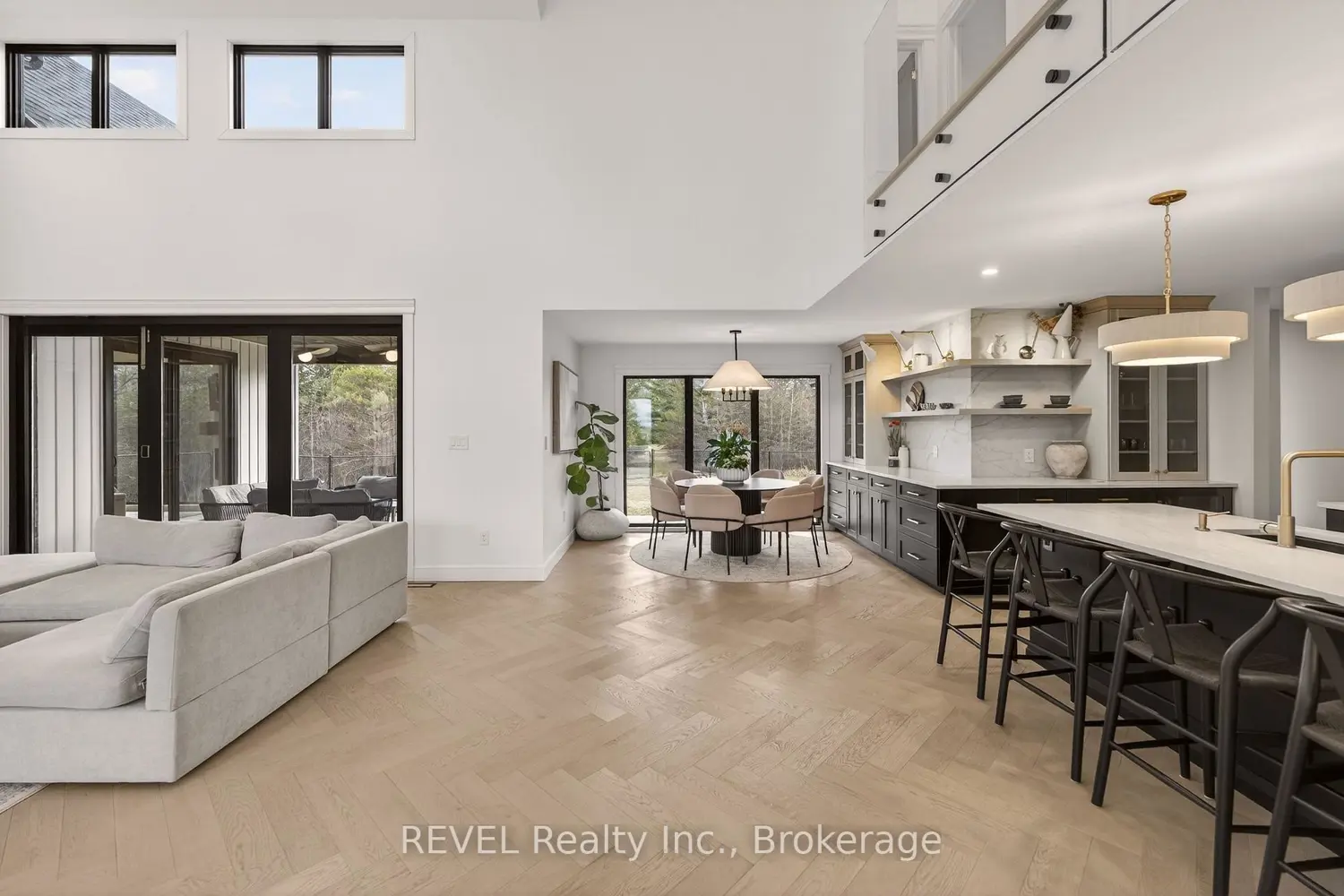 3901 White Road photo 2
