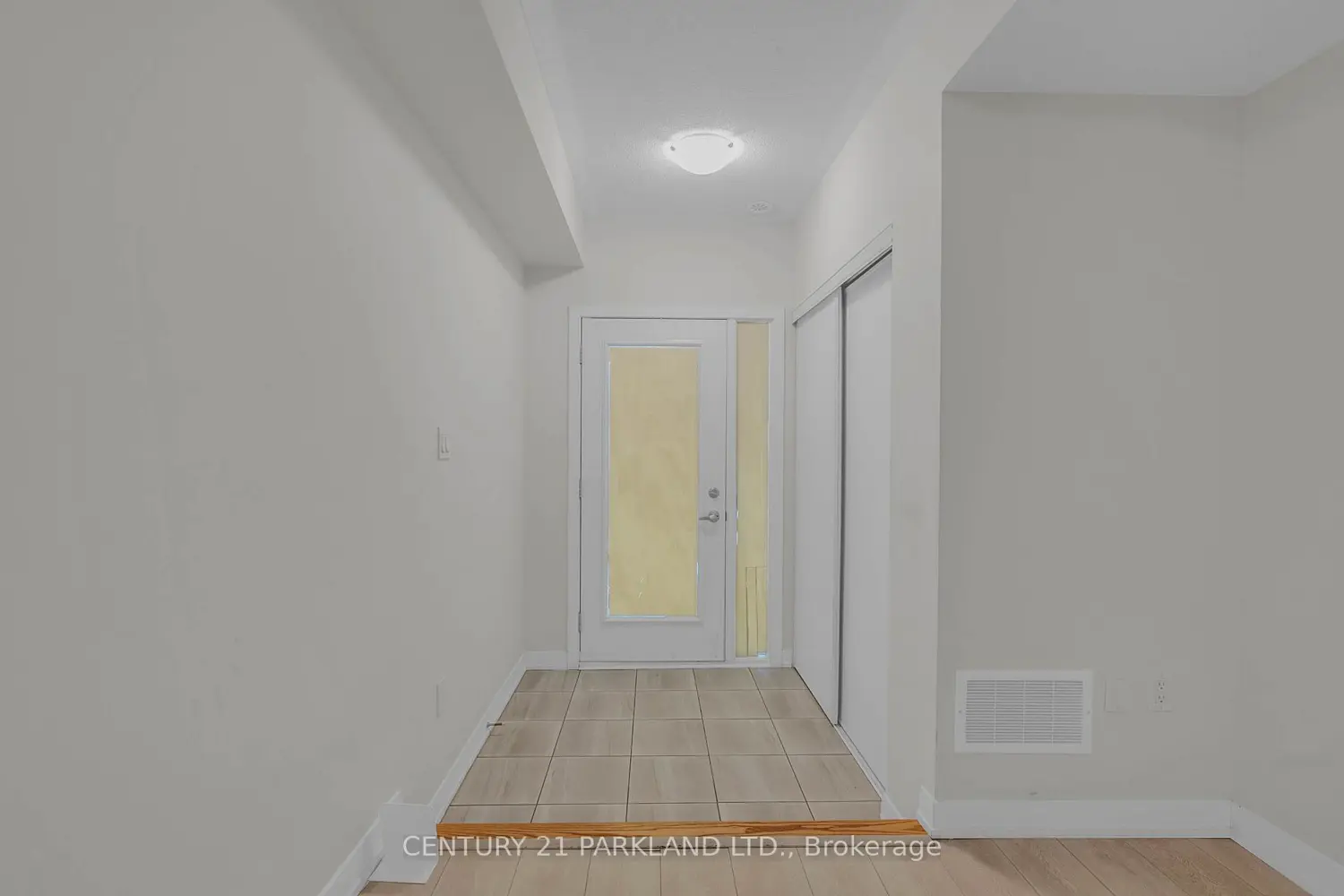 1865 Pickering Parkway 1402 photo 4