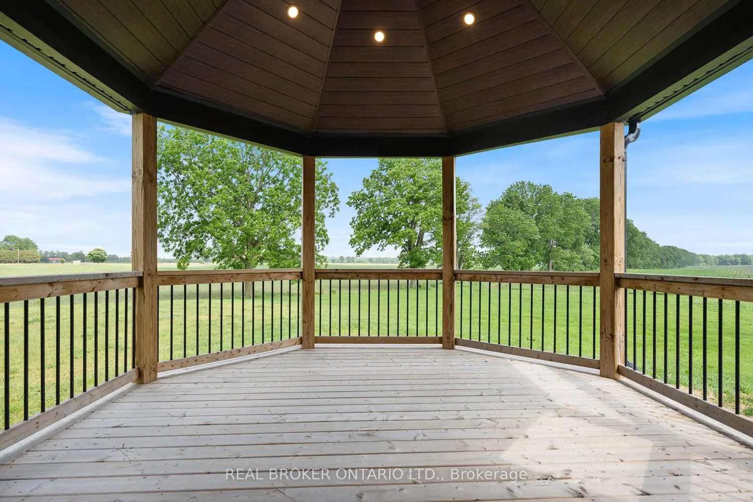 1678 County Rd 21 Norfolk Road photo 2