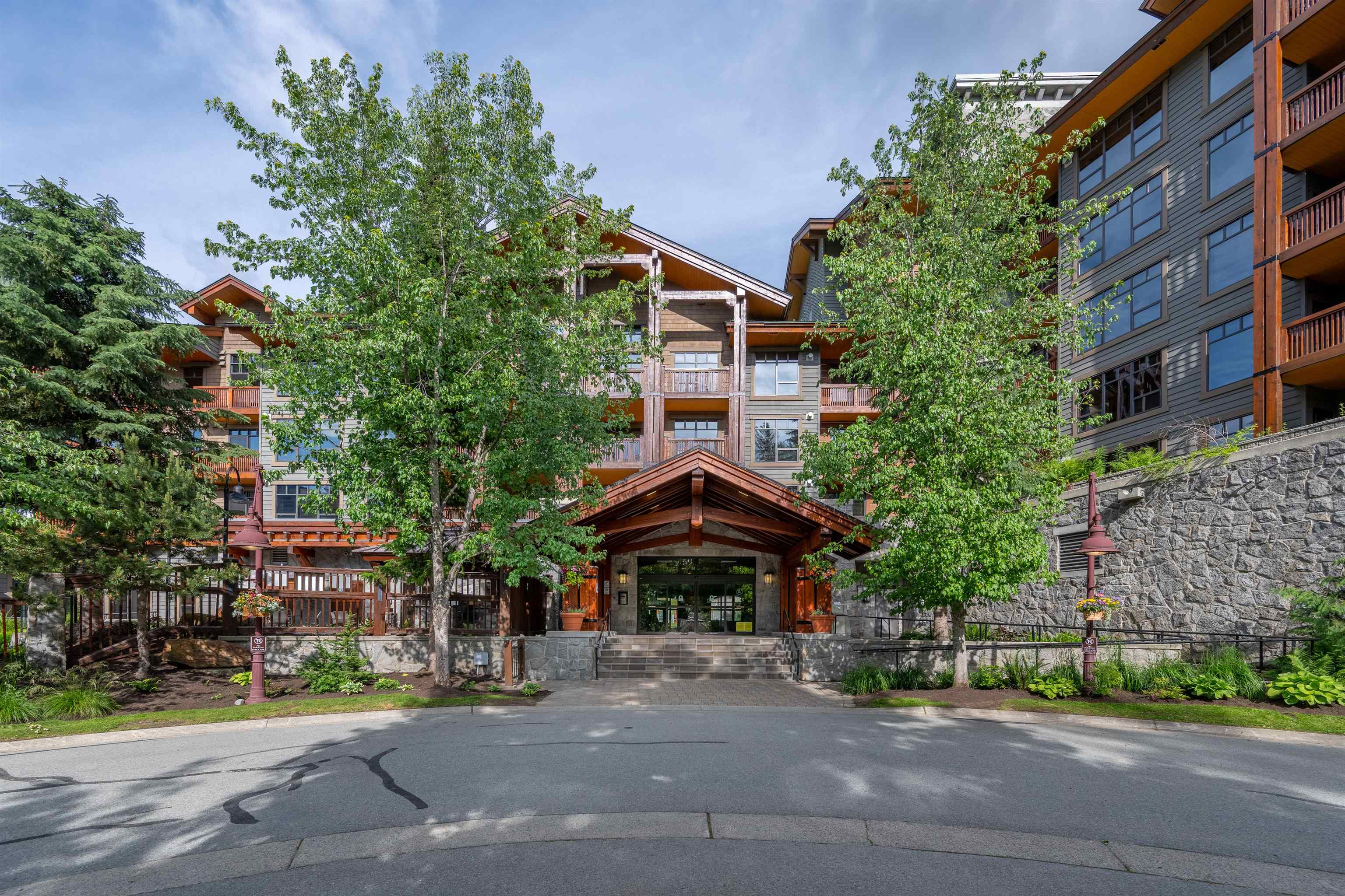 524-2202 Gondola Way, Whistler, BC, V8E 0M7