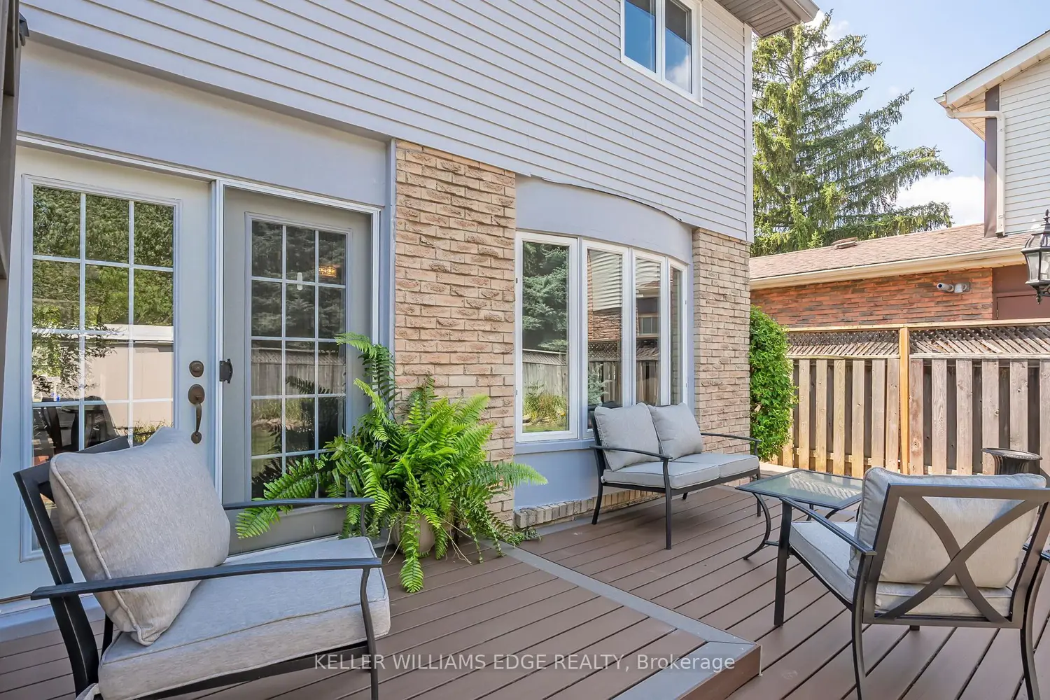 2407 Hemlock Court photo 2
