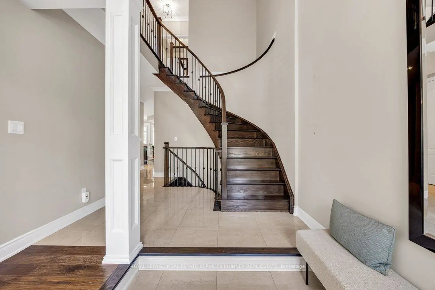 2444 Chateau Common