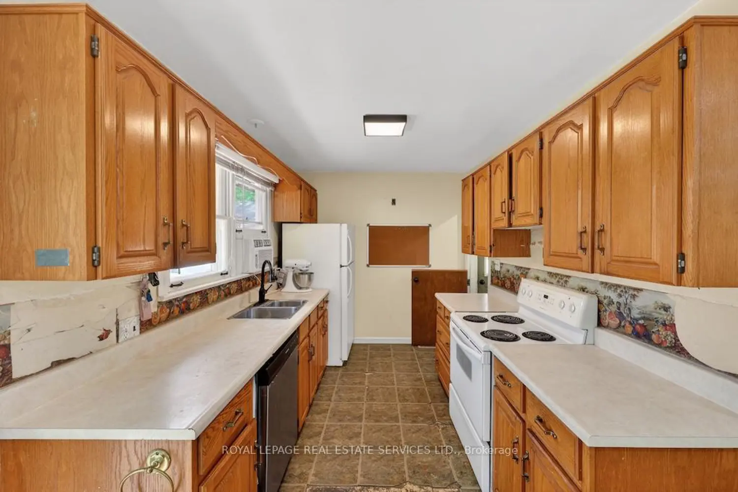 211 Mccrea Drive photo 3