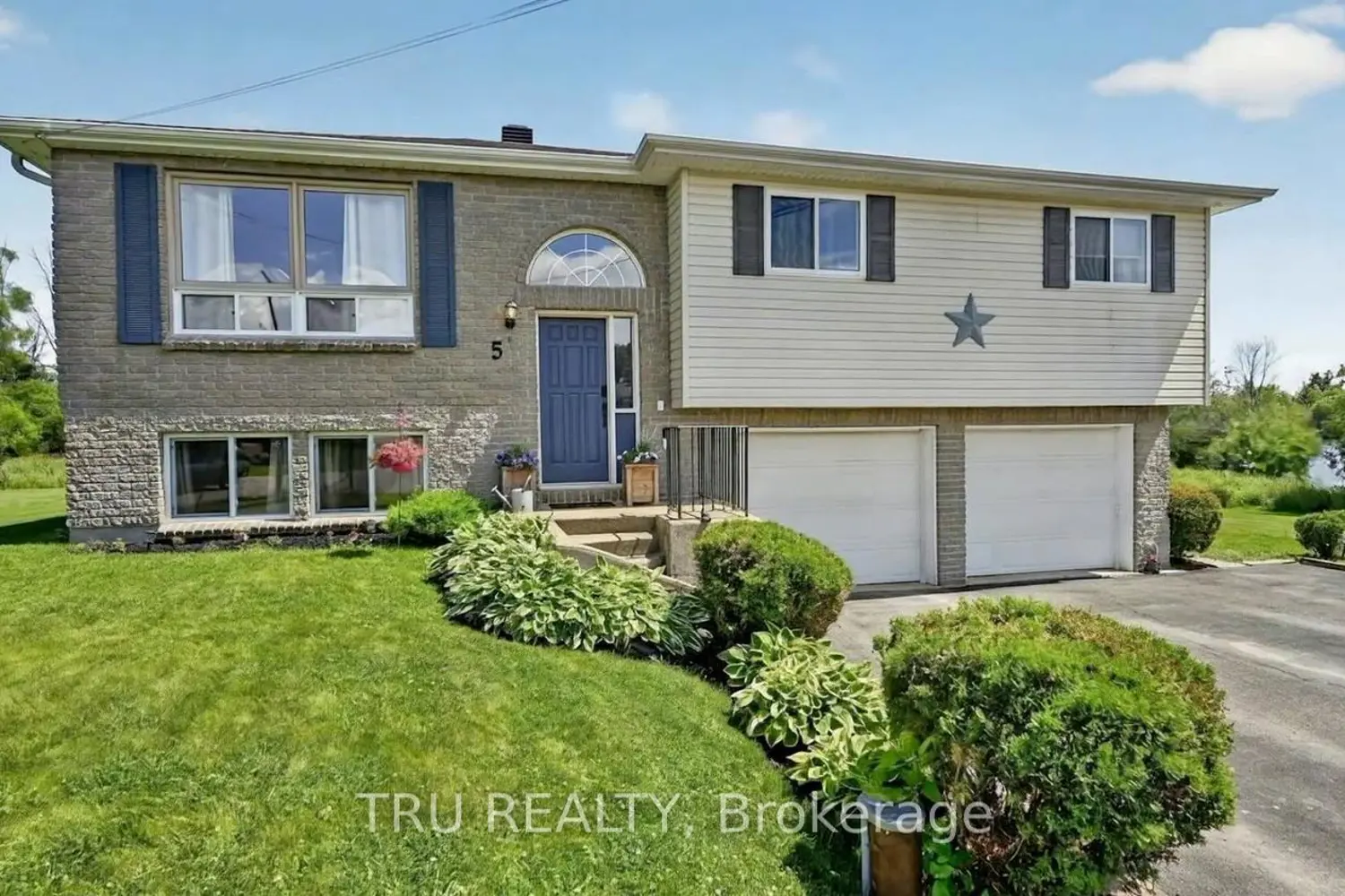 5 Brookview Crescent