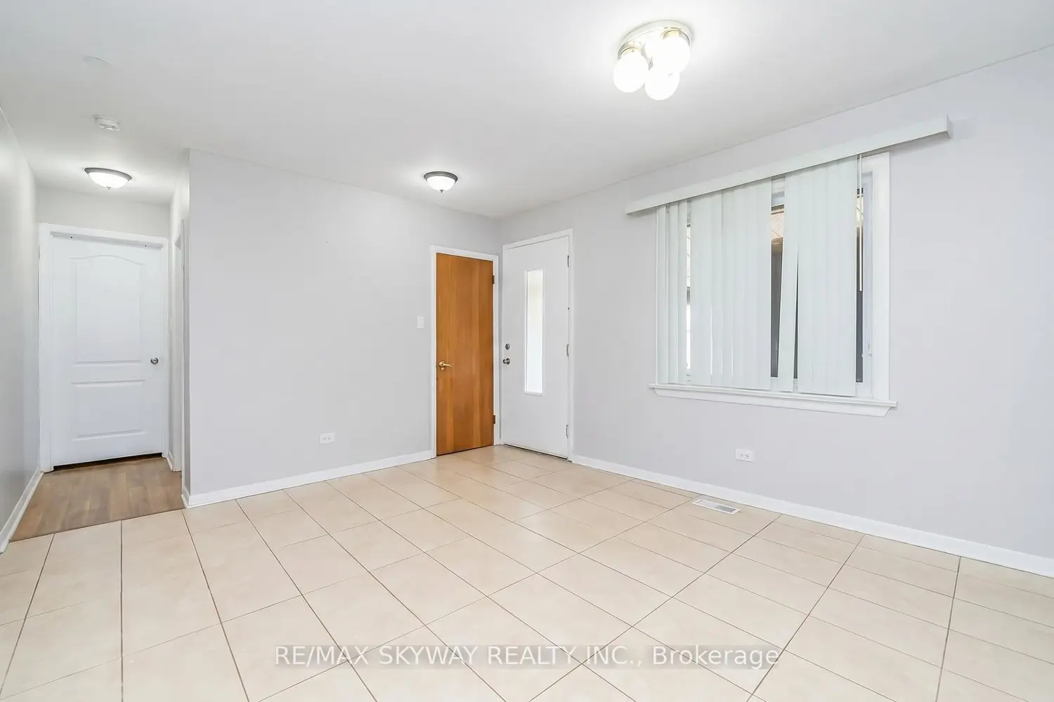 12891 Dixie Road photo 3