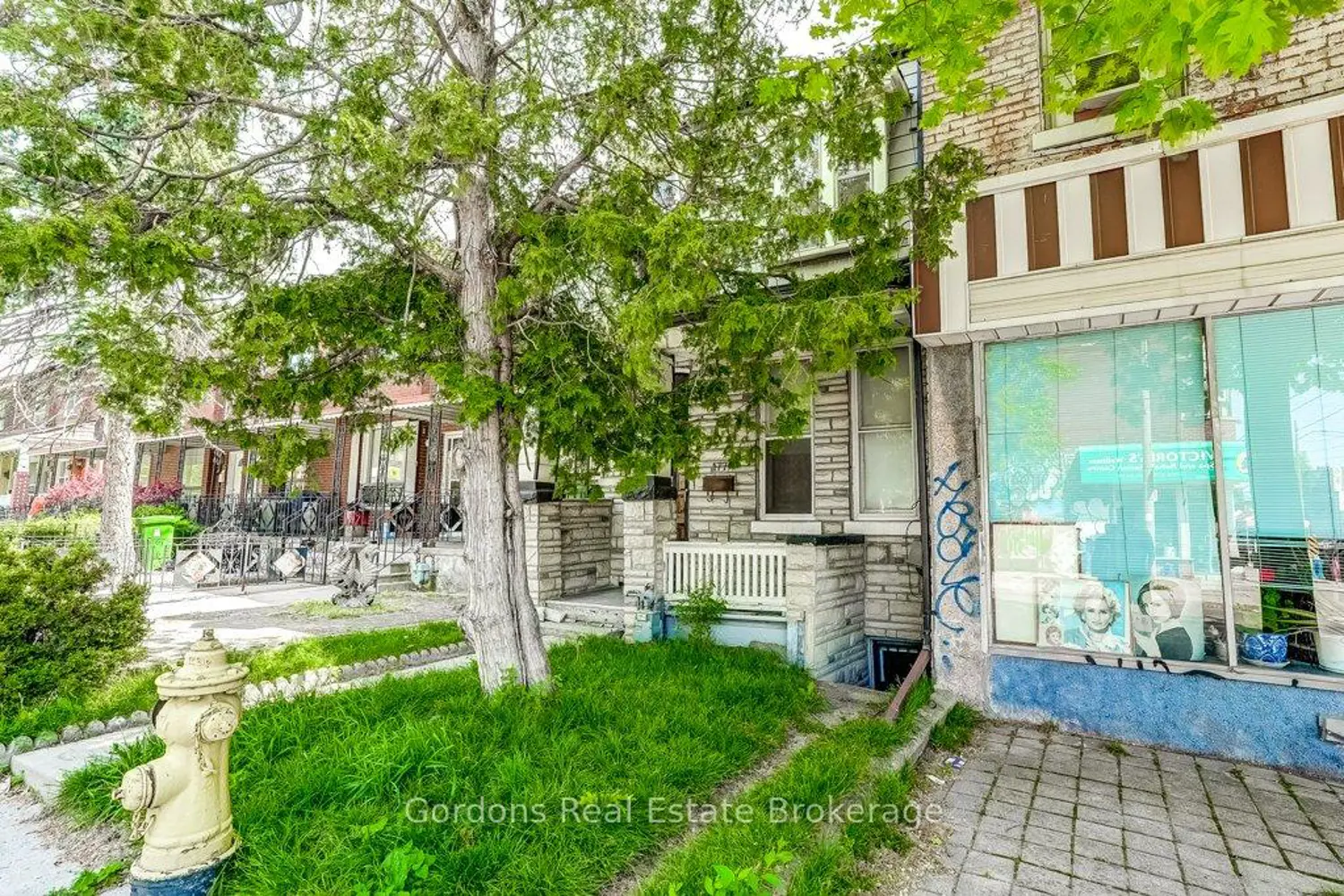 177 Bellwoods Avenue photo 2