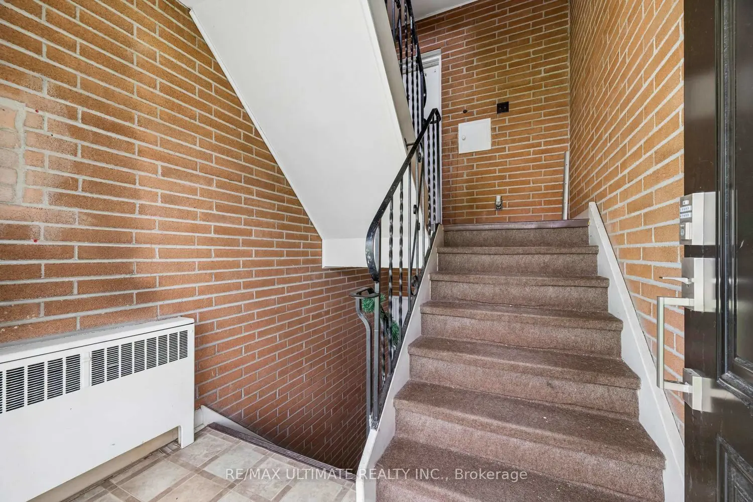 1056 Ravine Road photo 3