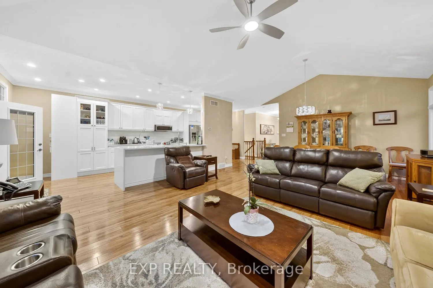14 Hunter Drive photo 5