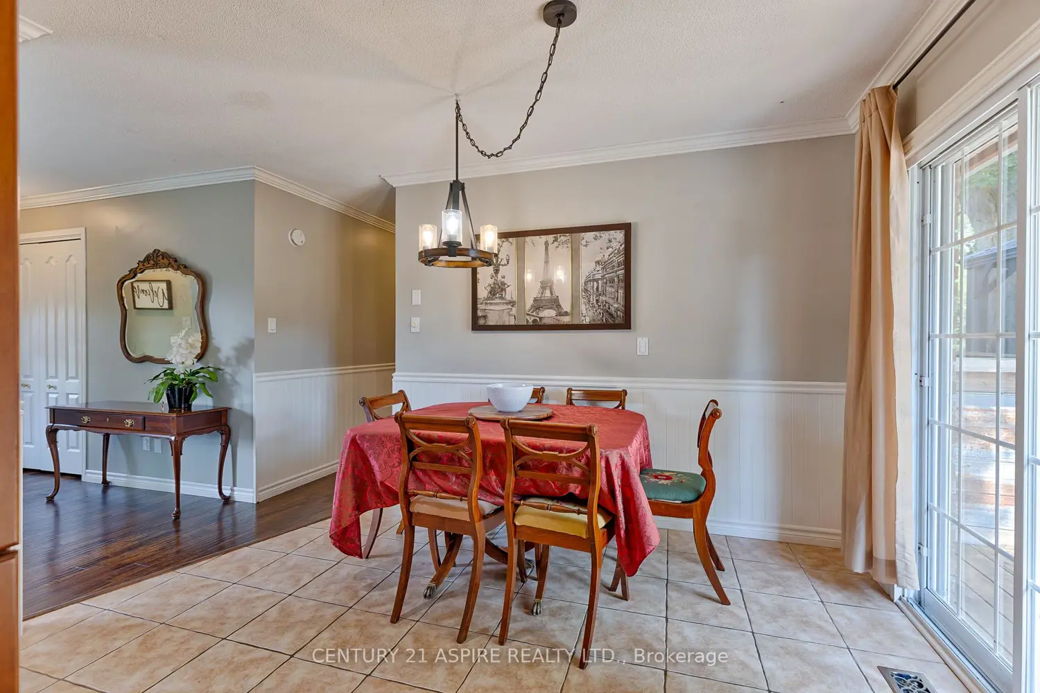 22 Harris Crescent photo 3