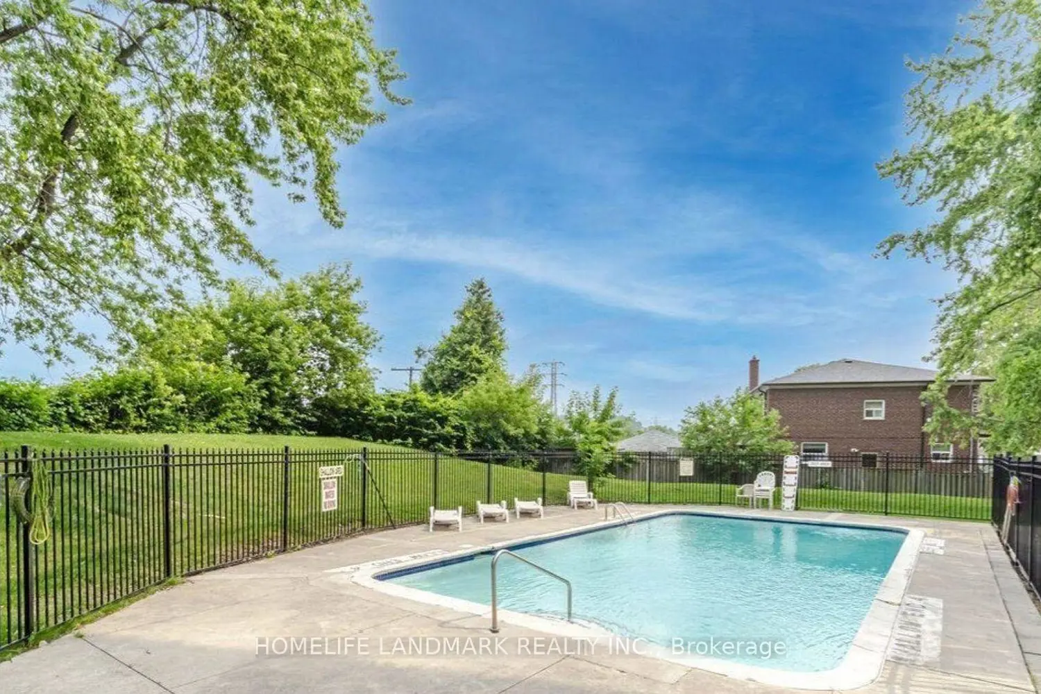 541 Blackthorn Avenue 107 photo 4