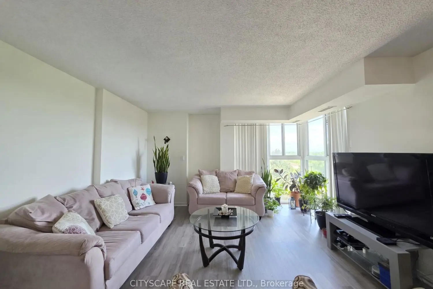 90 Dale Avenue 502 photo 5