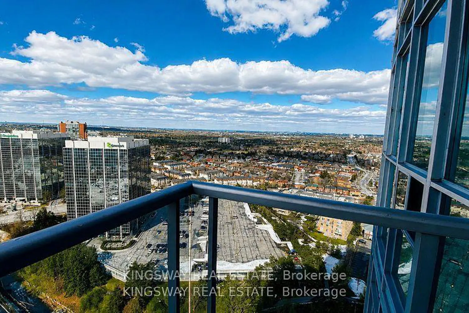 80 Absolute Avenue 2709 photo 3