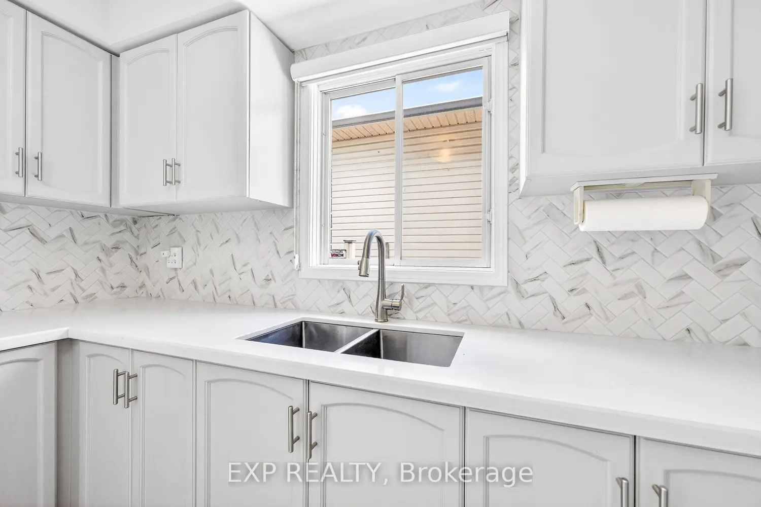 45 Ossington Drive photo 4