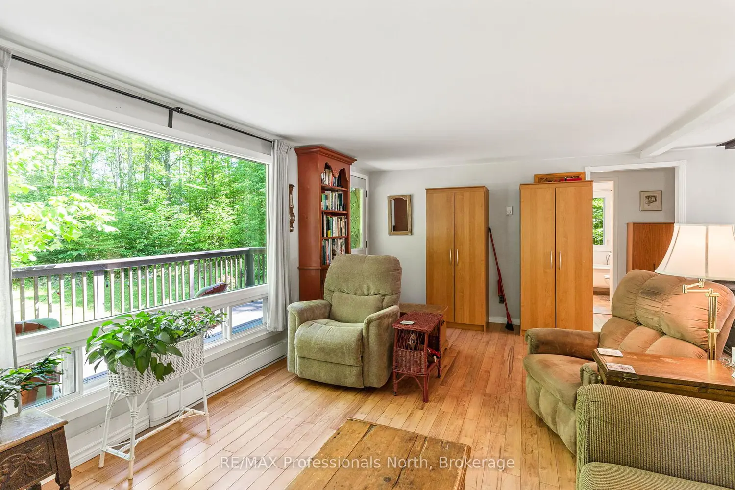 4792 Harburn Road photo 3