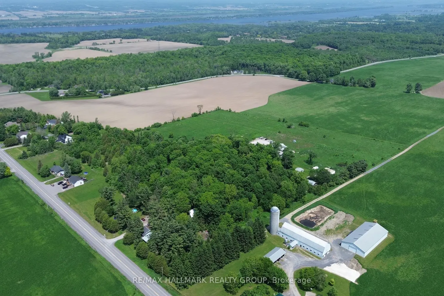1675 Dunning Road photo 2