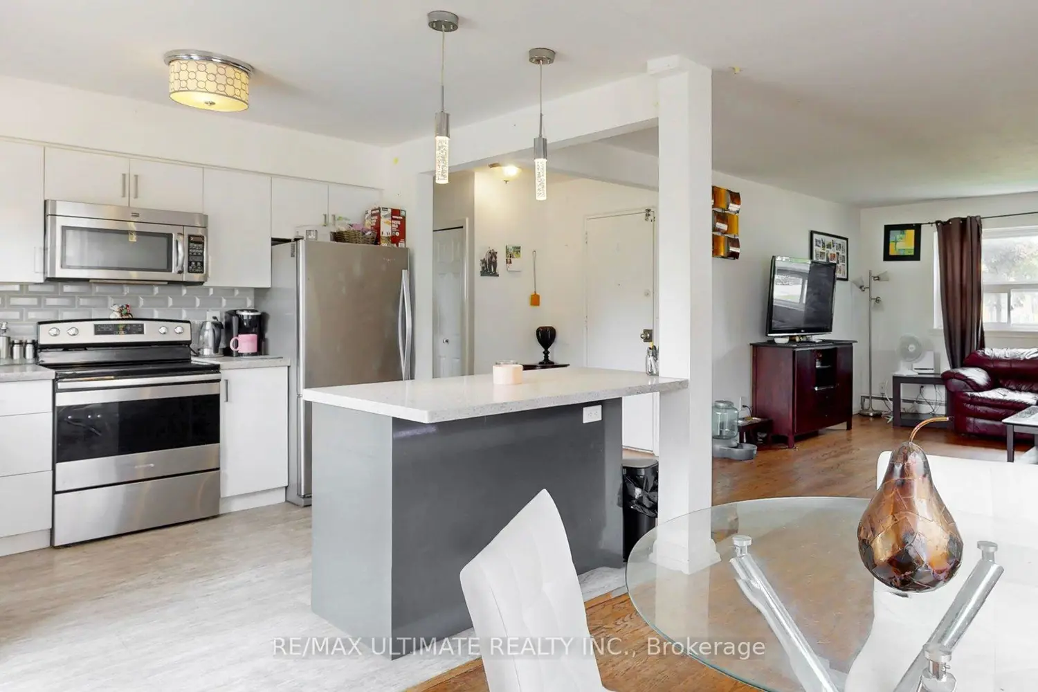 1056 Ravine Road photo 4