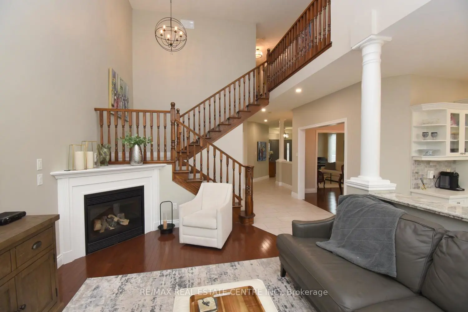 227 Valridge Drive photo 4