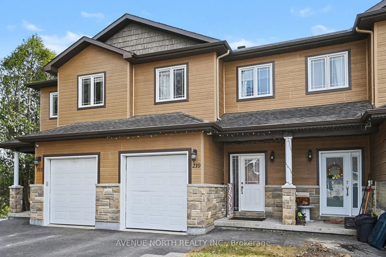 210 Herbert Street photo 2