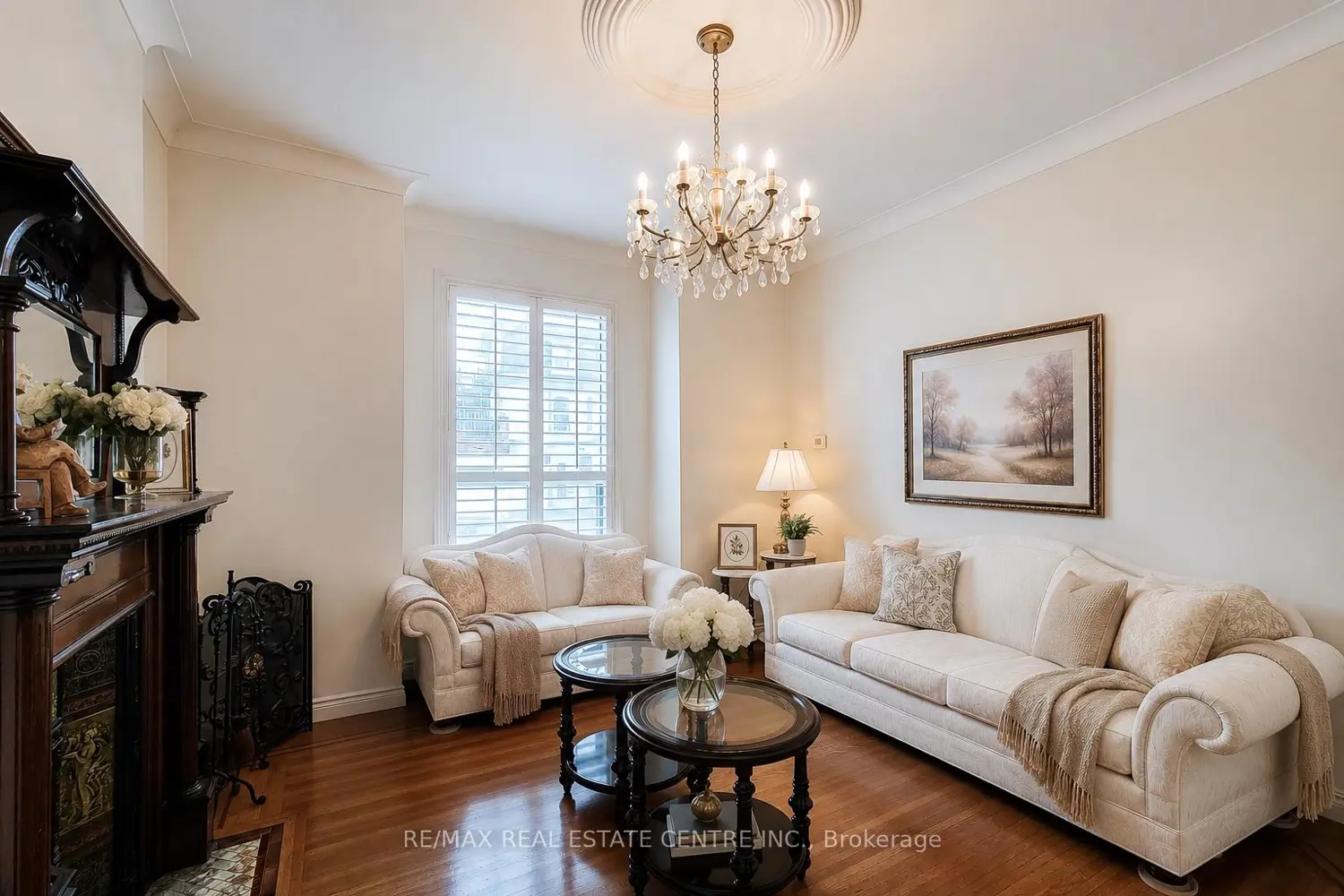 244 Hughson Street photo 5
