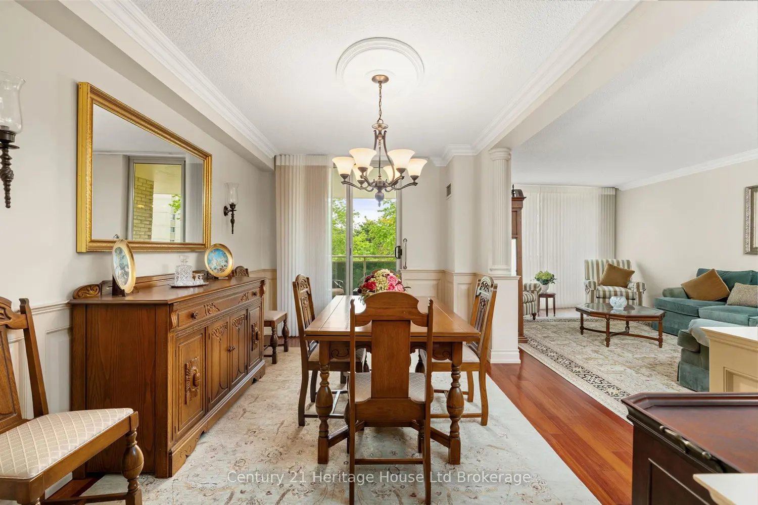 820 Burnhamthorpe Road 409 photo 5