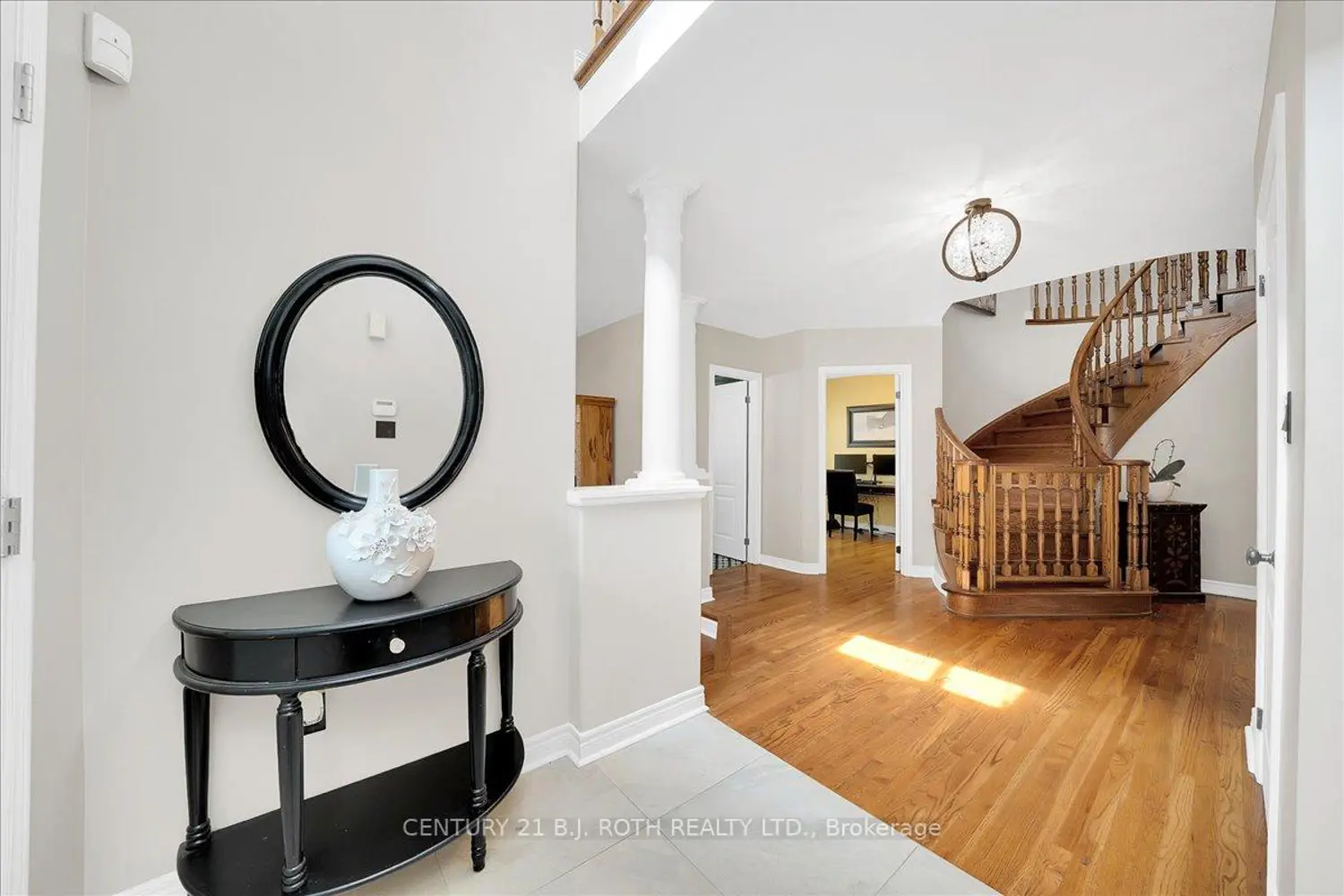 142 Wheeler Crescent photo 2