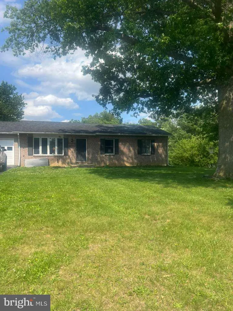 12321 Walnut Point W, Hagerstown, MD 21740