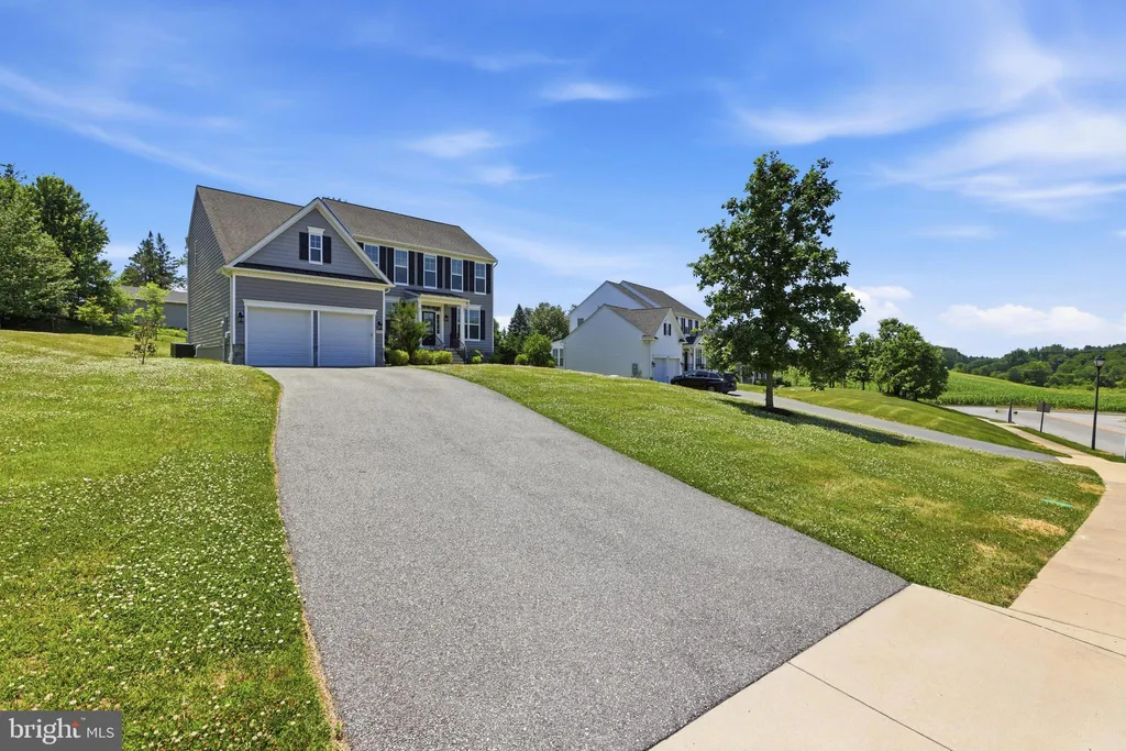 606 Candice Drive, Mount Airy, MD 21771 photo 3
