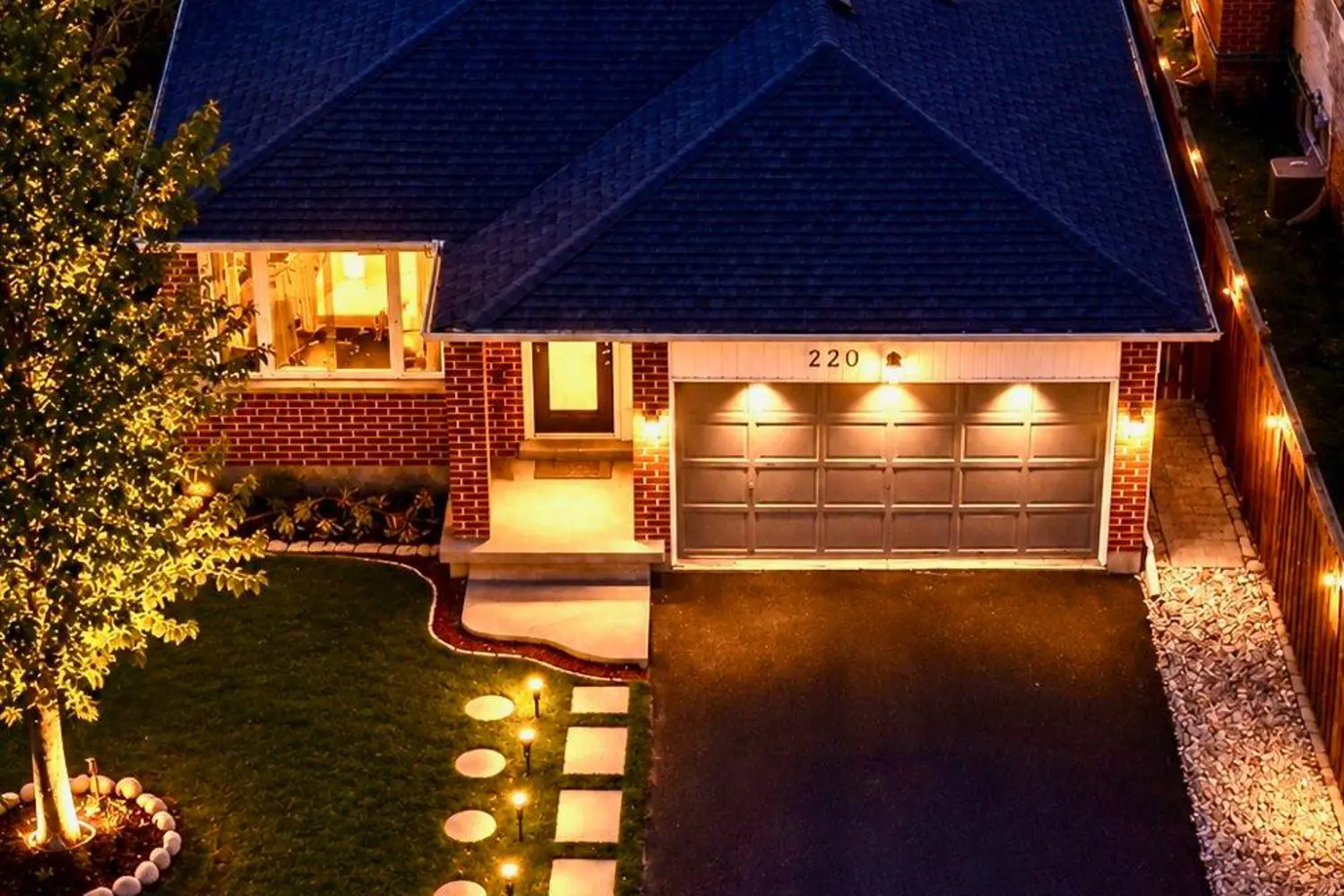220 Killarney Grove