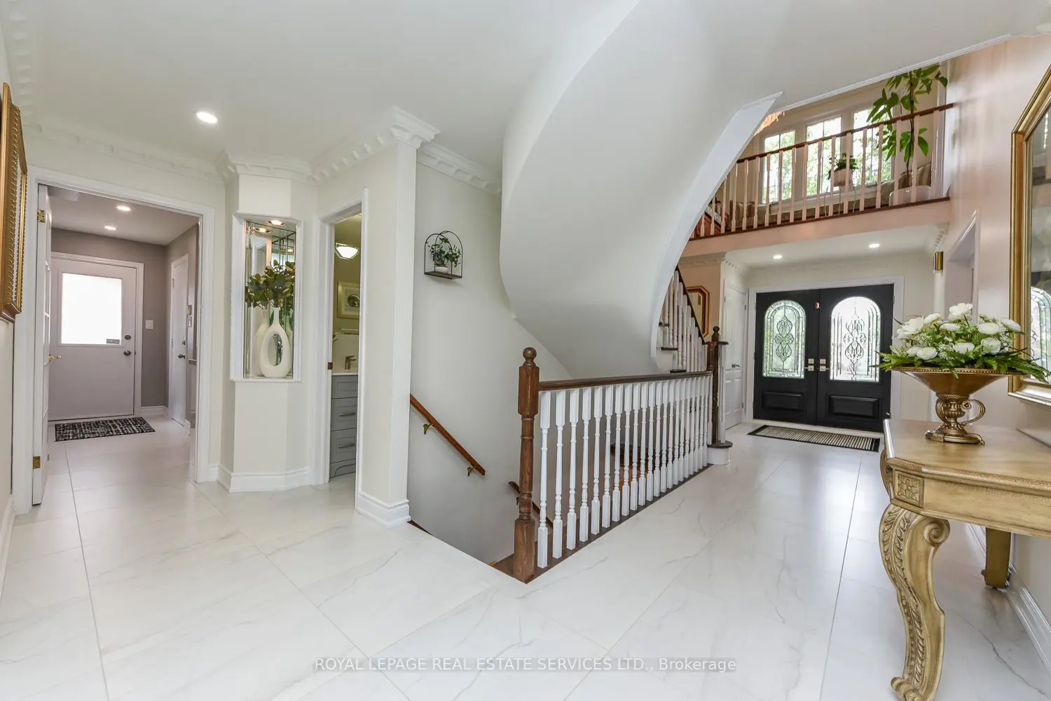 1338 Chalfield Drive photo 4
