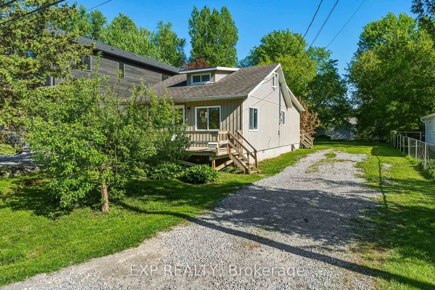217 Bayview Avenue photo 2