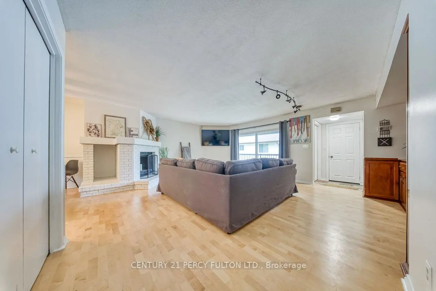 1102 Horseshoe Valley Road 309 photo 3