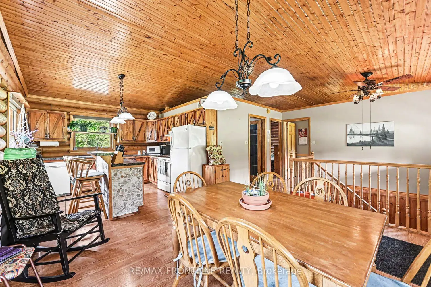 954 Sheridan Rapids Road photo 3