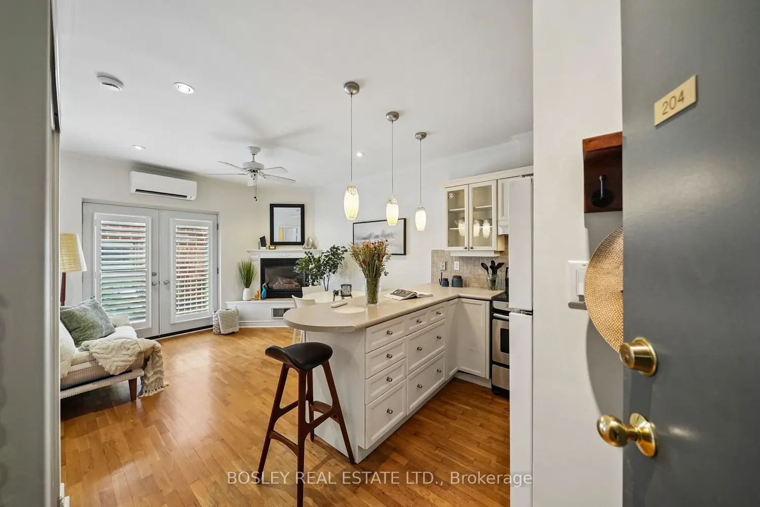15 Glen Manor Drive 204 photo 4