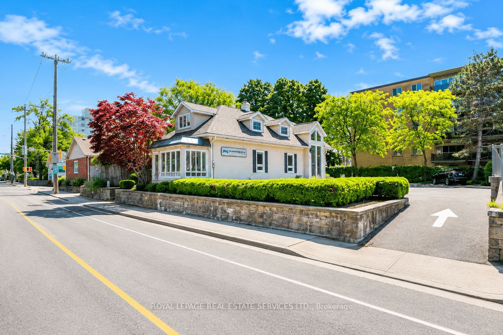 34 Rebecca Street, Oakville, ON, L6K 1J1