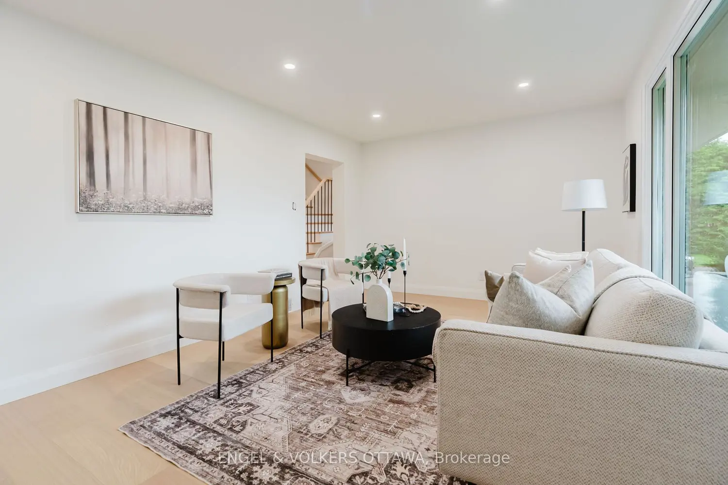 825 De Salaberry Street photo 4
