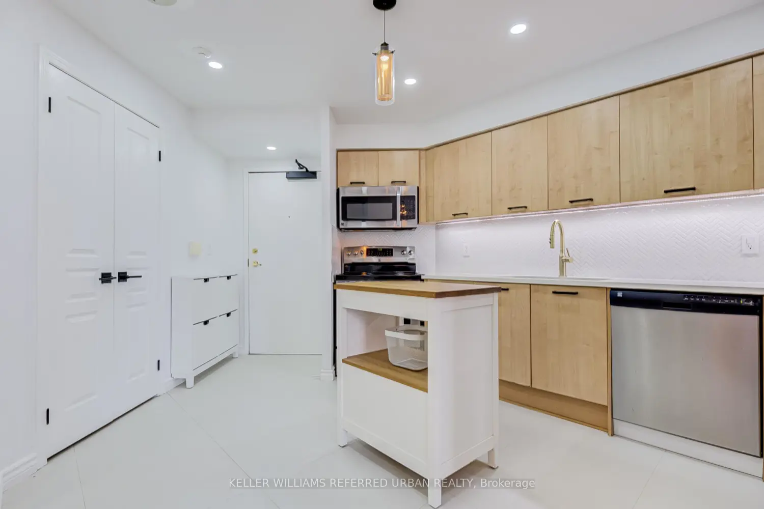 55 Harrison Garden Boulevard 510 photo 2