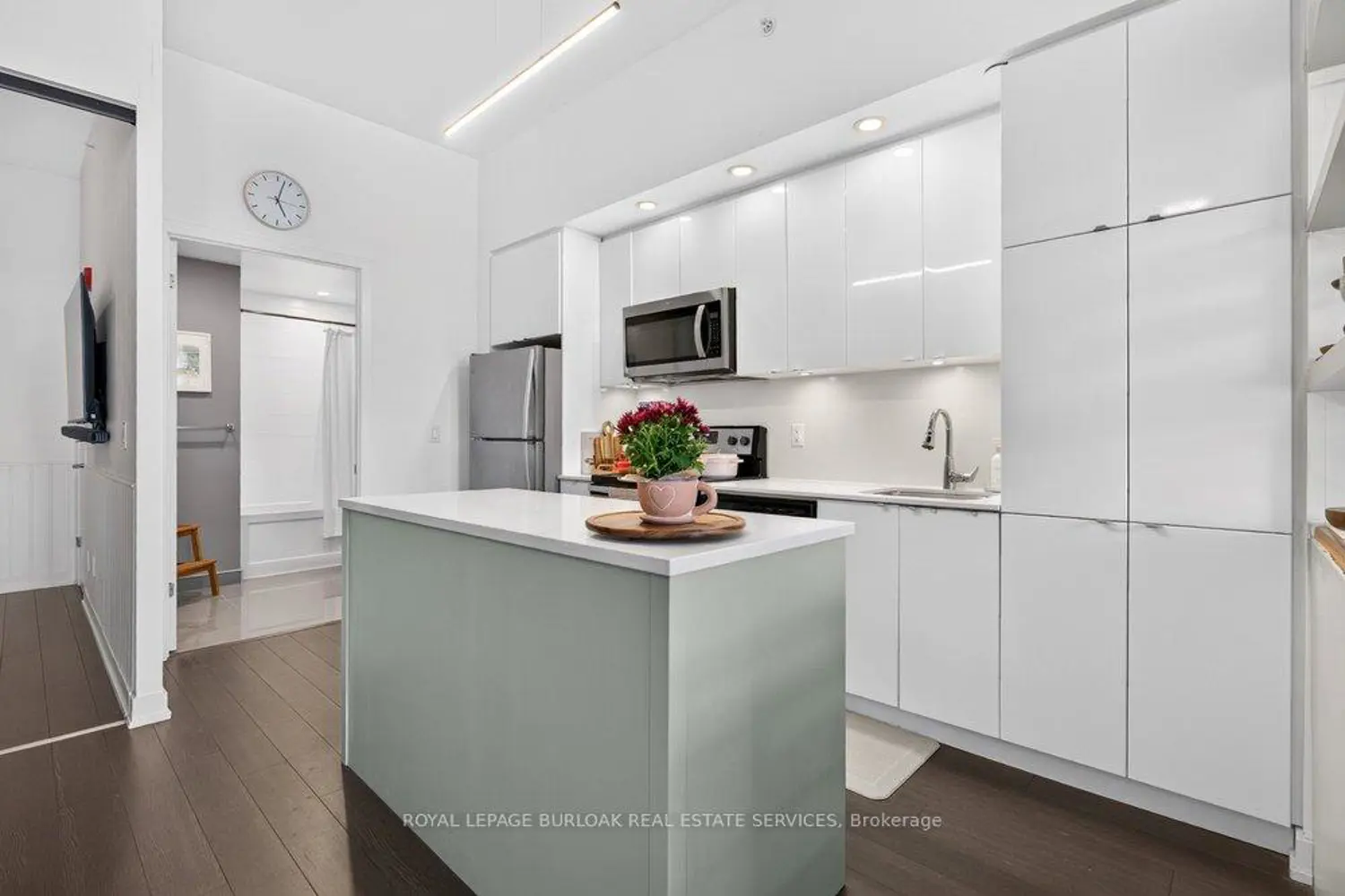 5240 Dundas Street B209 photo 5