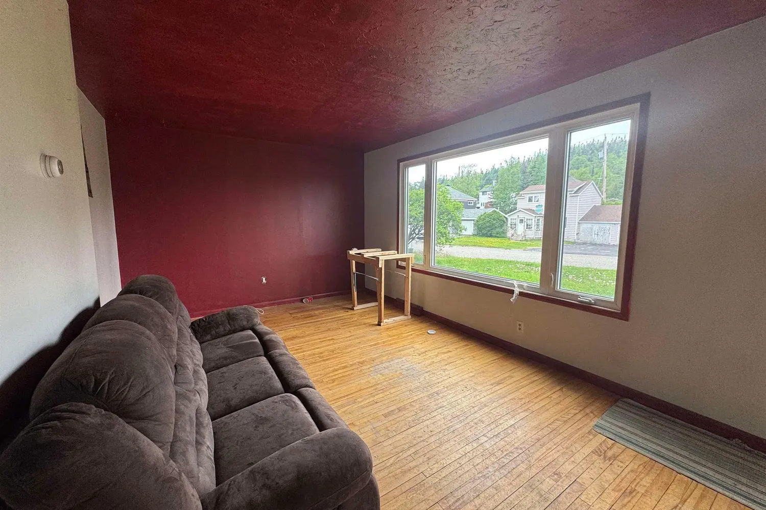 25 Ross Avenue photo 3