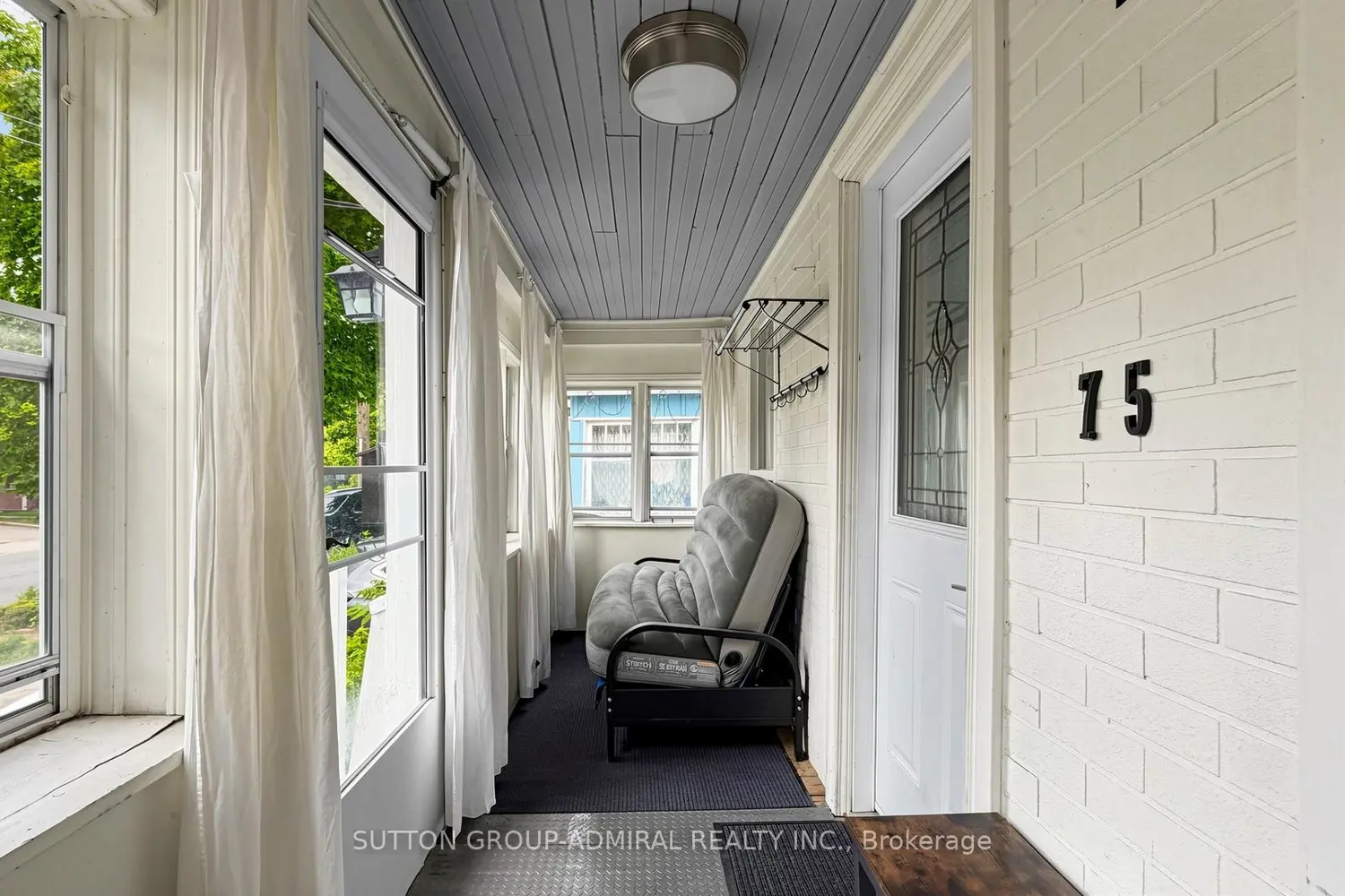 75 Rockcliffe Boulevard photo 2