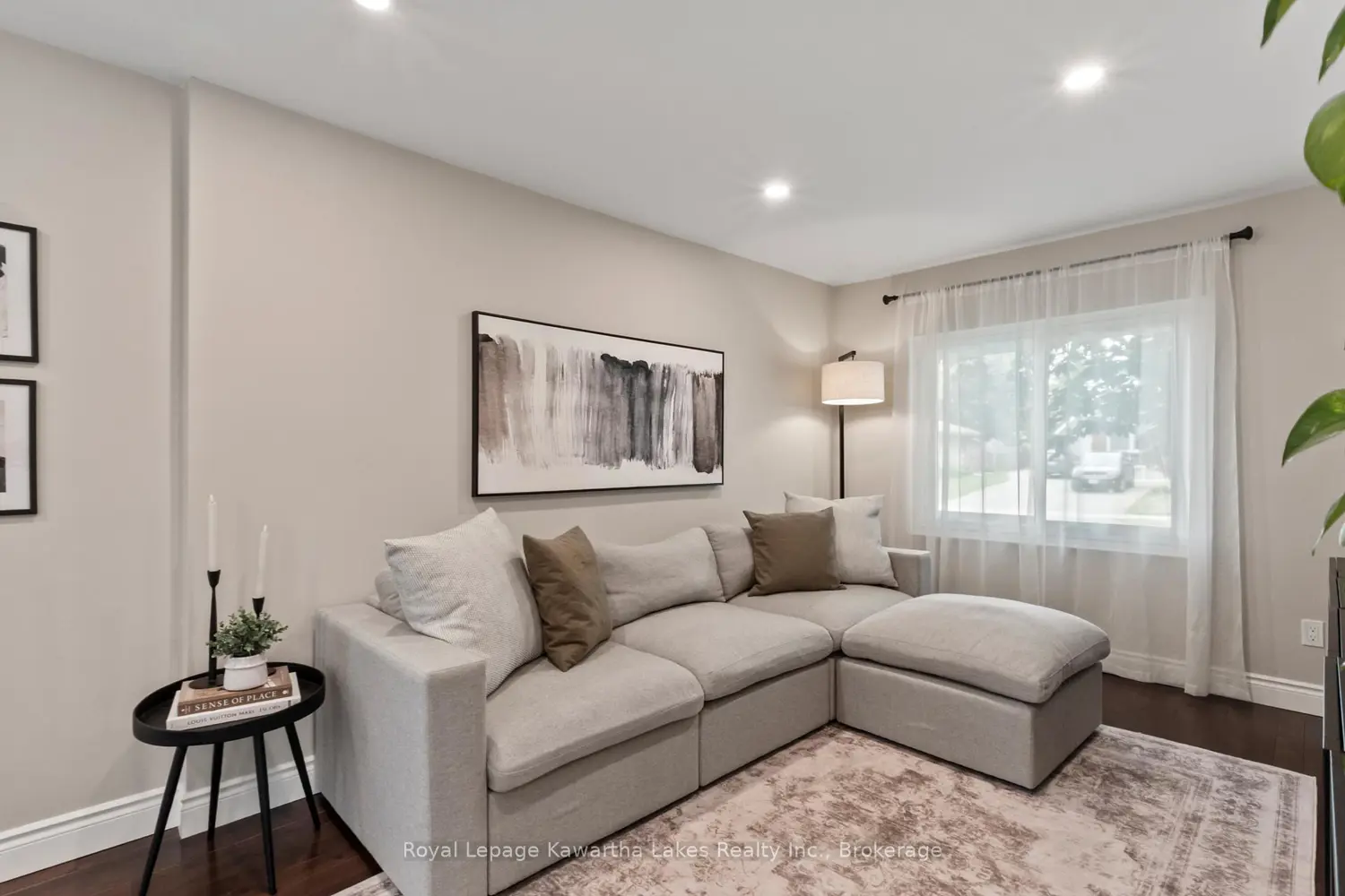 32 Simcoe Street photo 4