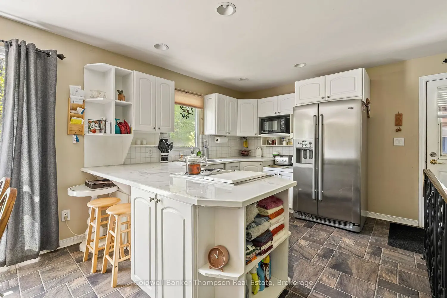 329 Albert Street photo 5