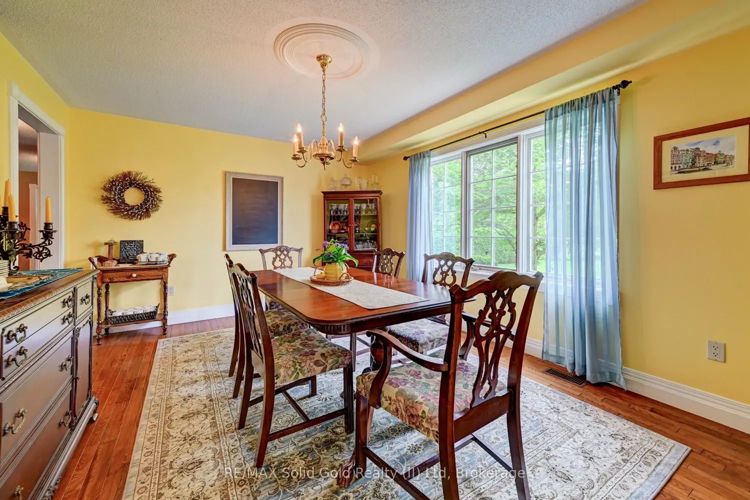 11 Lorraine Drive photo 4