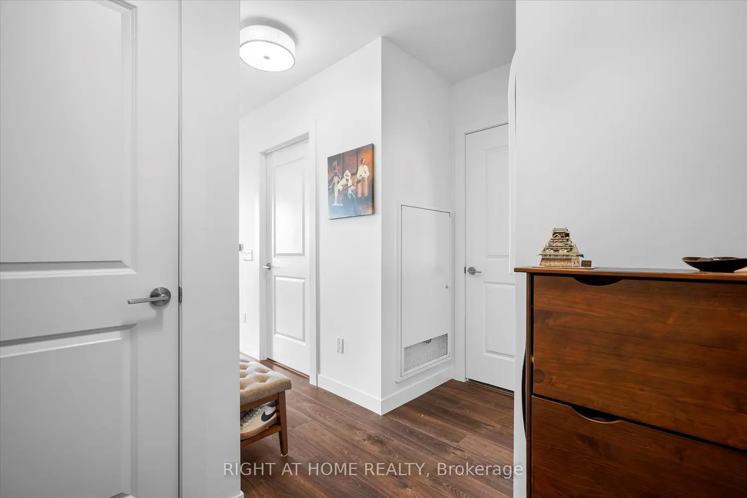 181 King Street 806 photo 3