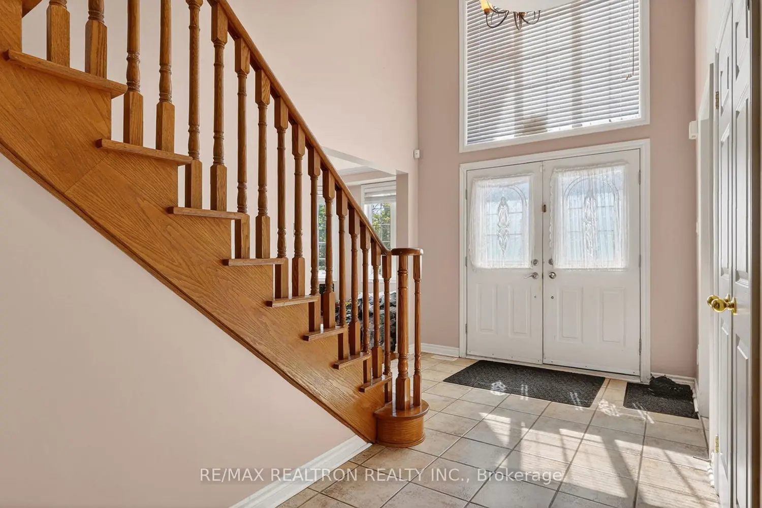 6270 Kingston Road photo 2
