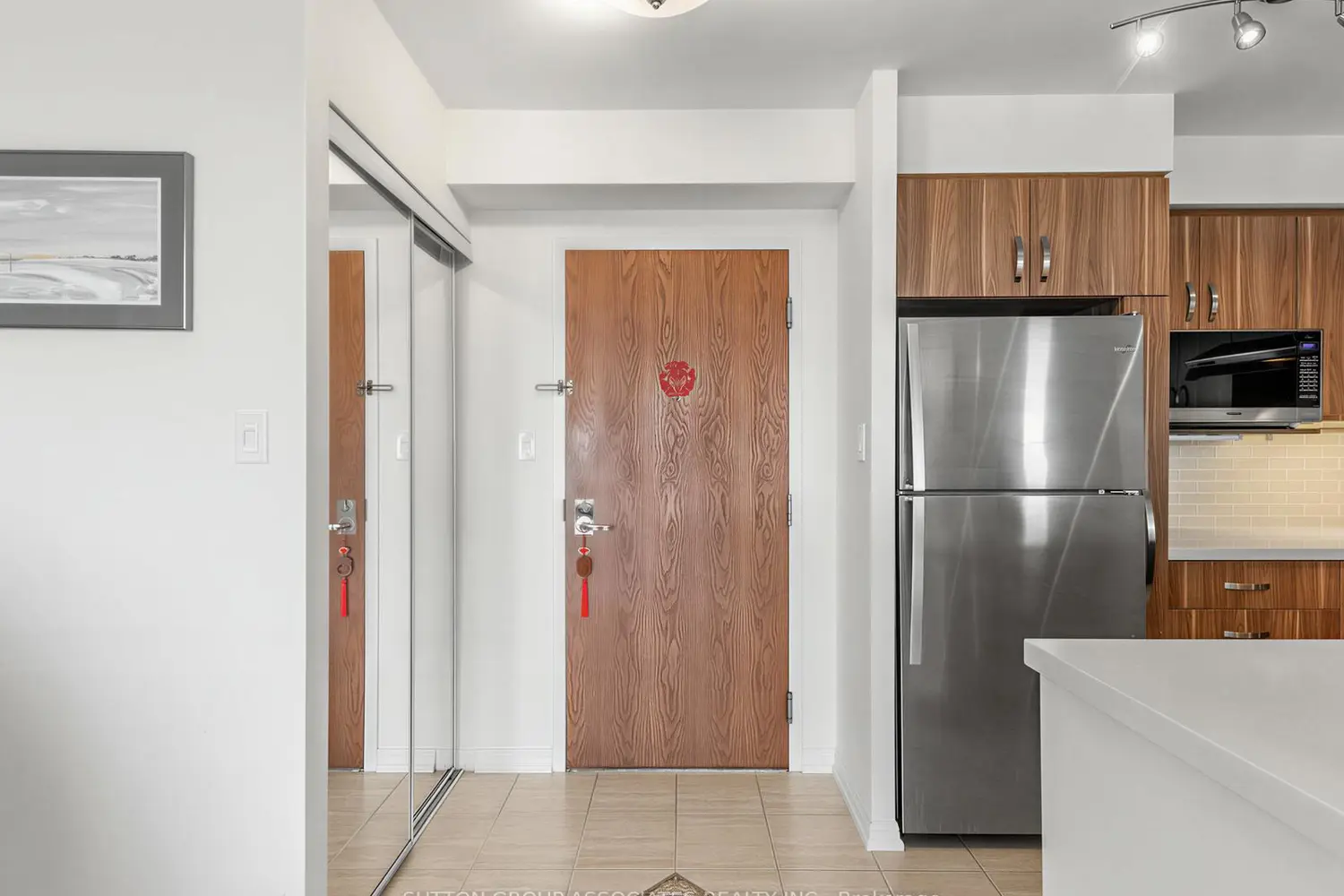 23 Lorraine Drive 1706 photo 2