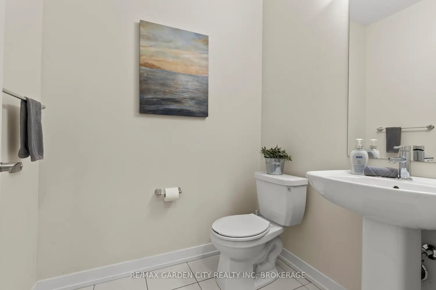 111 Sunflower Crescent photo 5