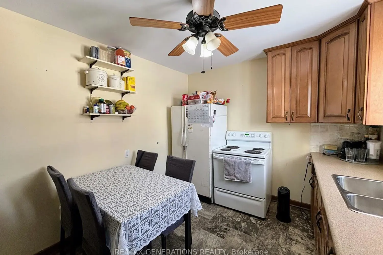 16 Wenonah Drive photo 3
