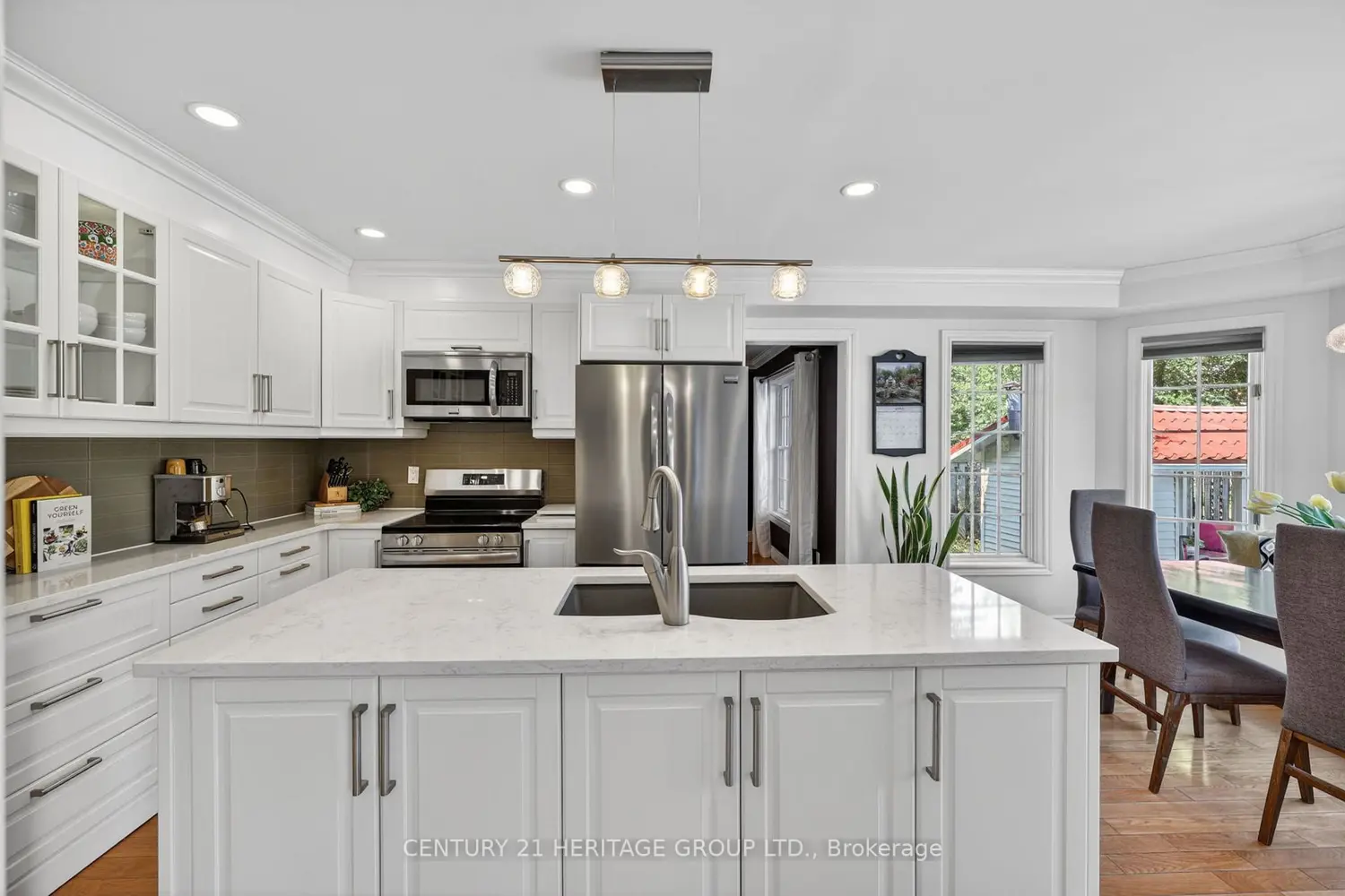 19 Kevin Crescent photo 5